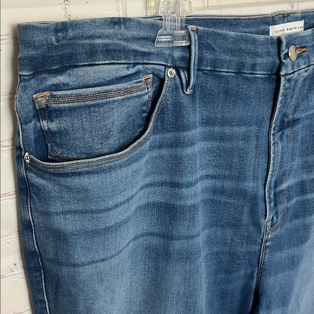 Good American Always Fits Good Legs Crop 28-32 - Picture 5 of 15